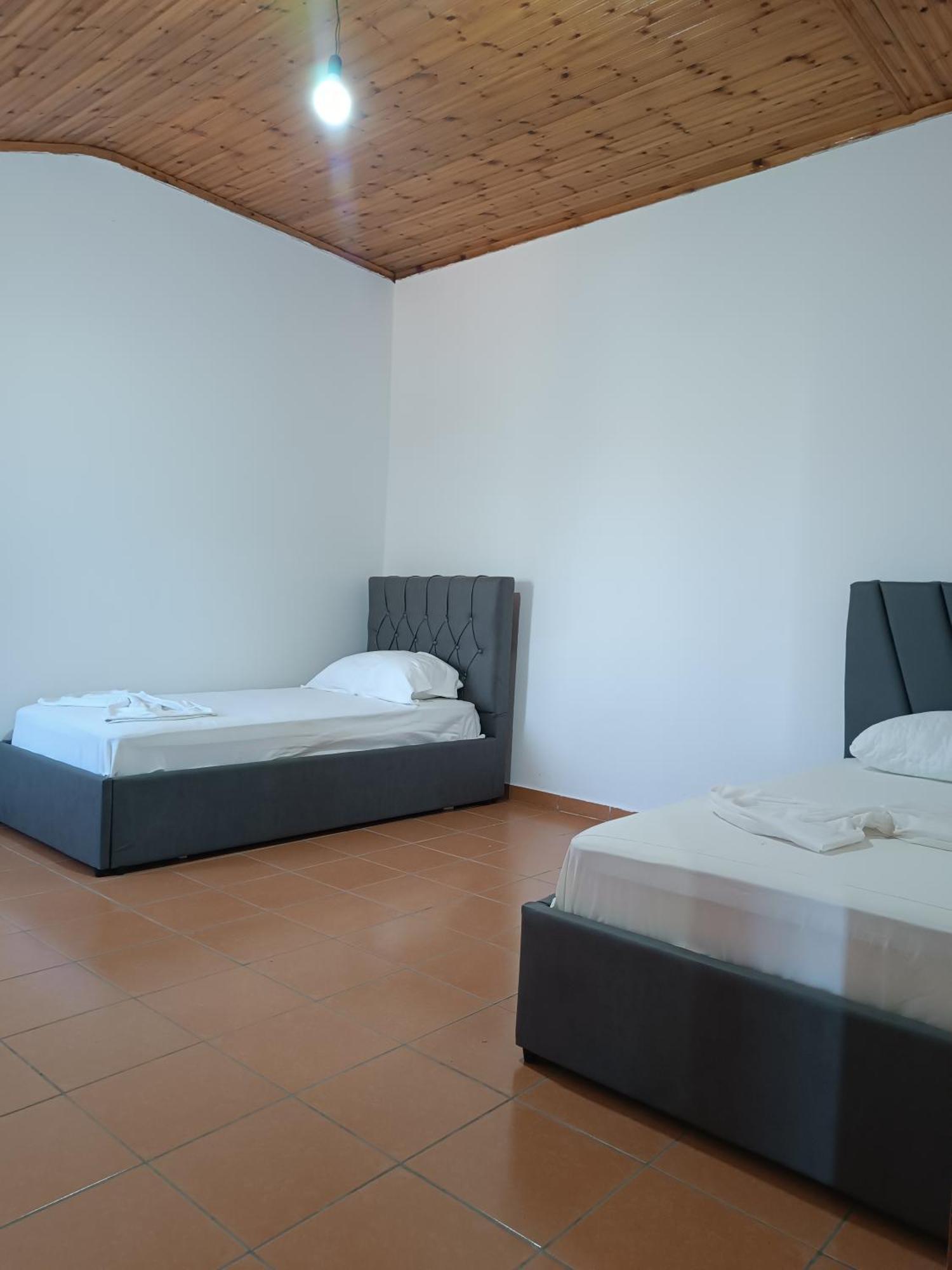 Brankolari Hostel Polisi i Vogel